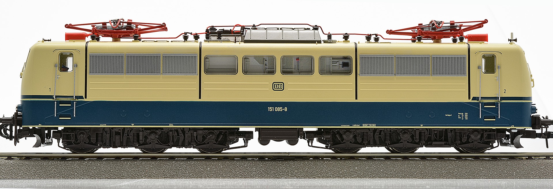 Electric locomotive BR 151, DB, Roco, H0 scale (1:87)